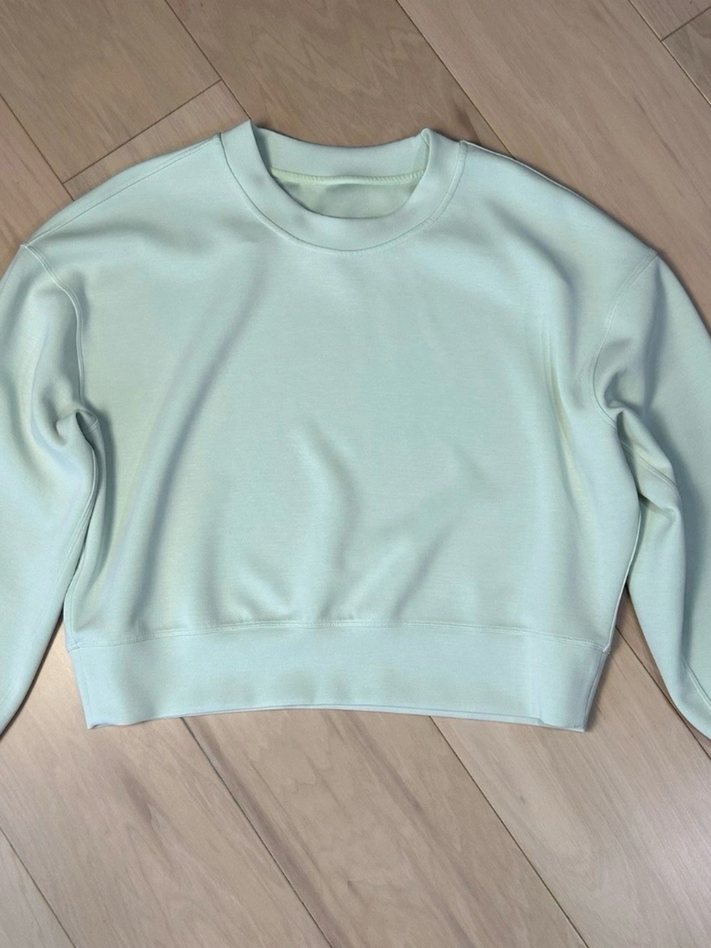Lululemon Perfectly Oversized Cropped Crew Softstreme Women’s 4